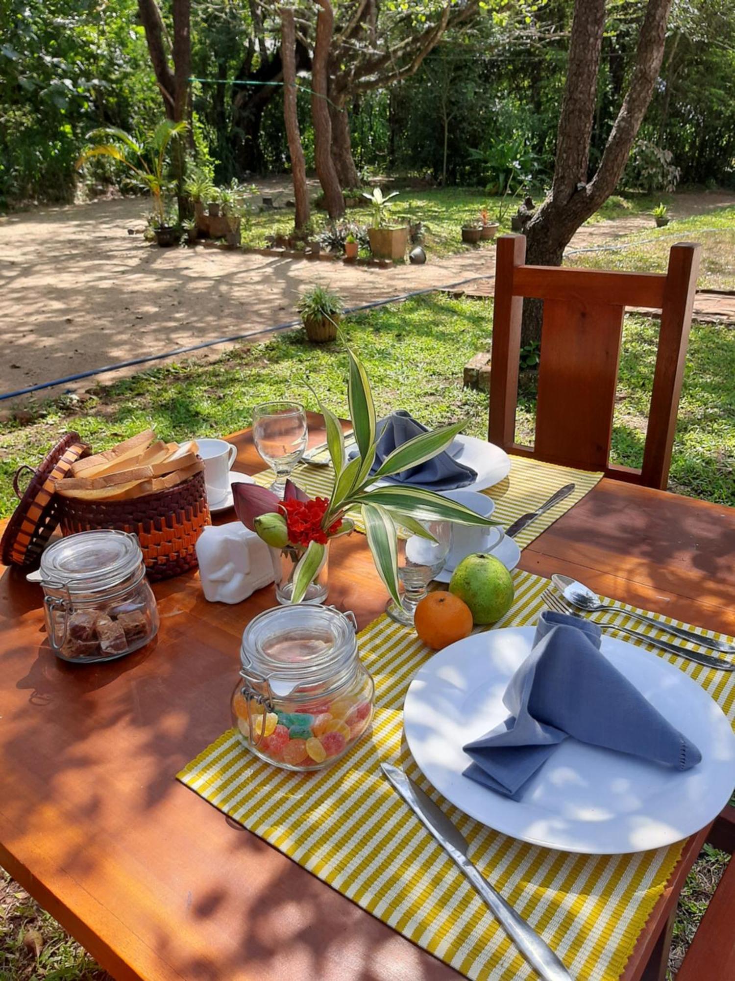 סיגירייה Hotel Chanara מראה חיצוני תמונה